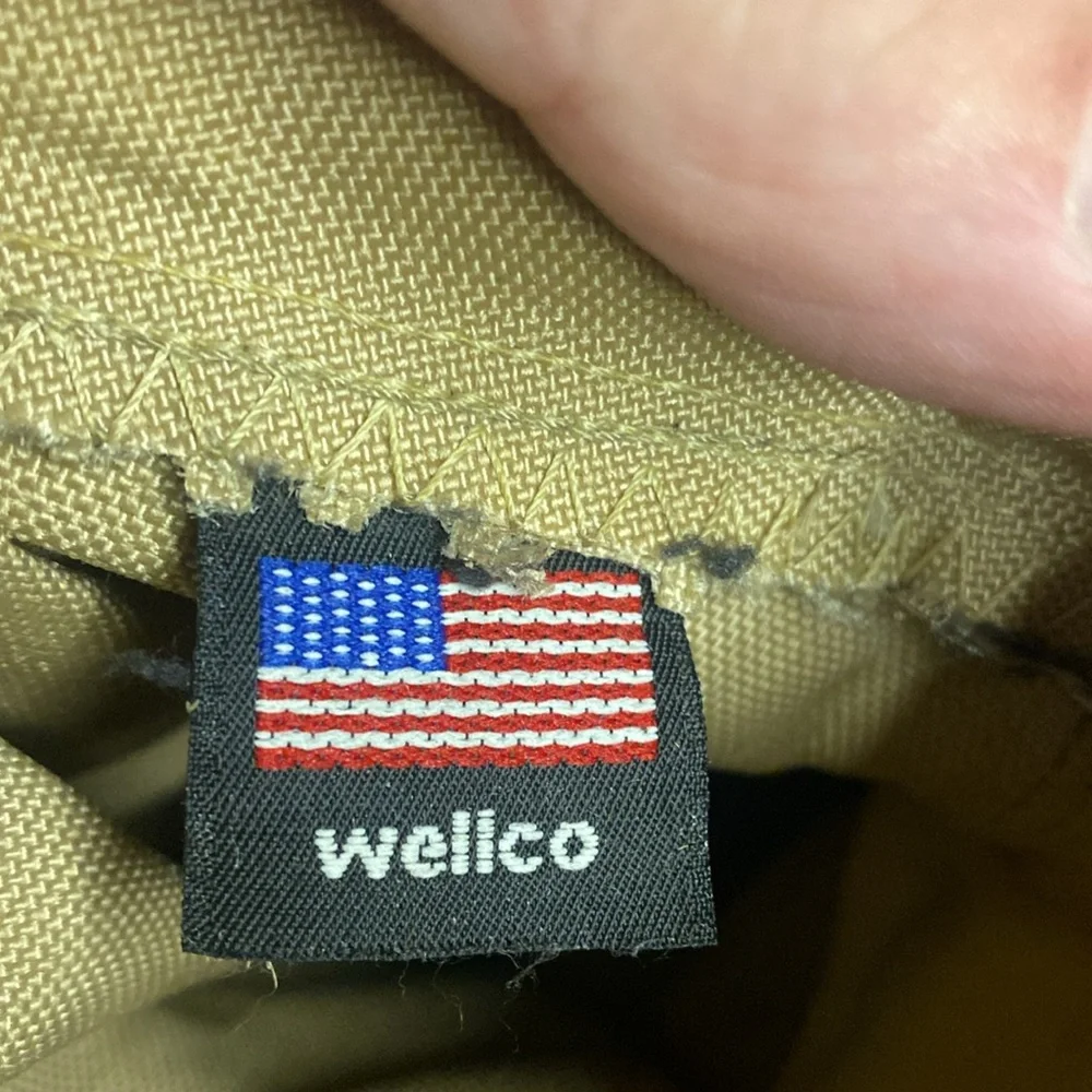 Wellco tan desert combat boots Vibram soles size 9.5 XW